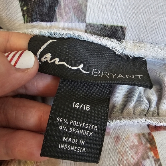 Patterned Women's Skirt - Picture 8 of 9